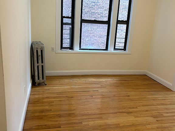 4th image of 600 W 187th St #32