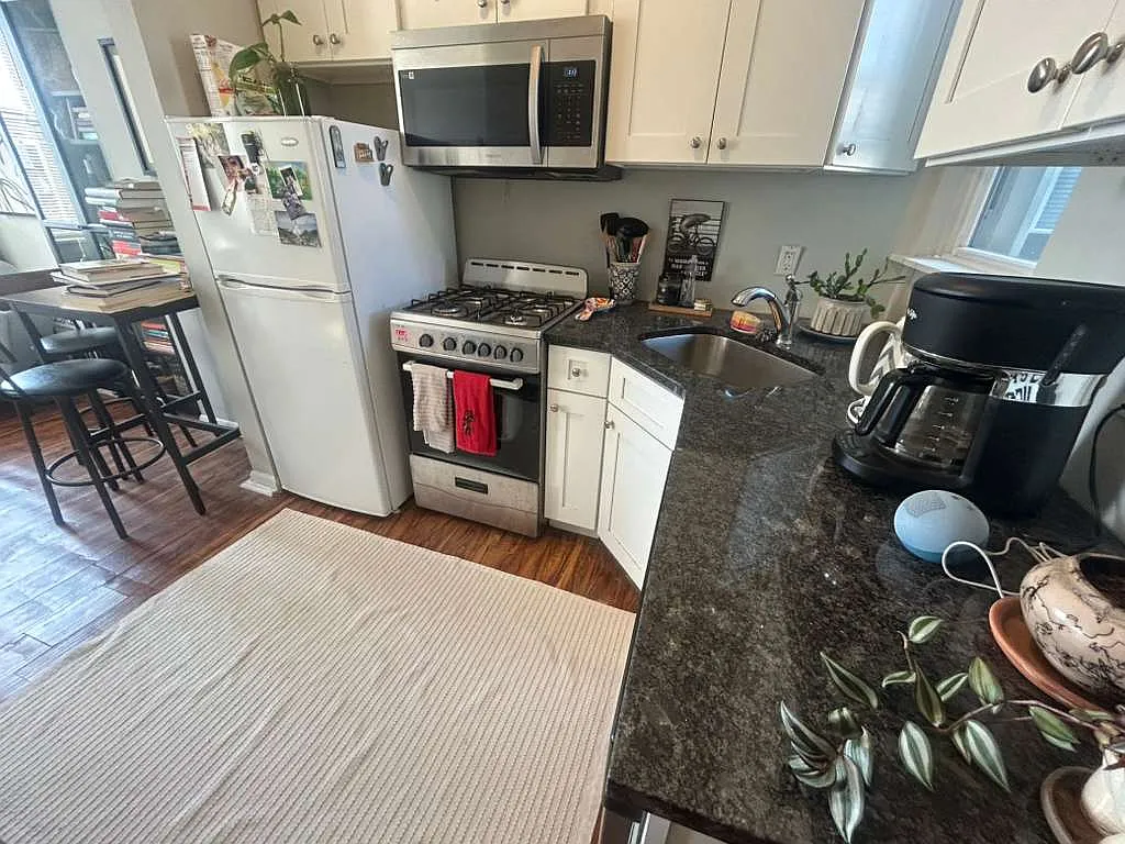 1 bed, $1,090 — Photo 2