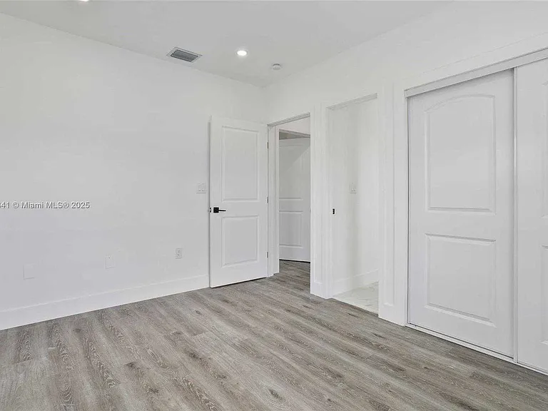 SW 34th Ct — Photo 12
