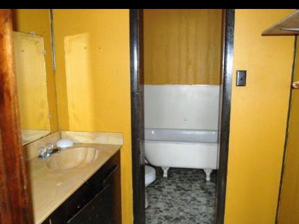 926 Austin St, Pleasanton, TX 78064 Zillow