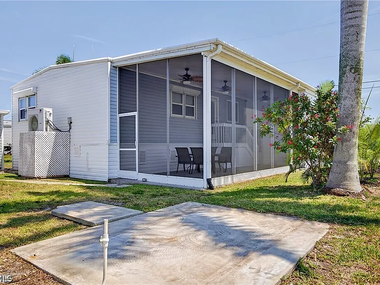 3864 Royal Palm Dr — Photo 7