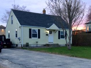 8 Beacon Ter, Middletown, RI 02842