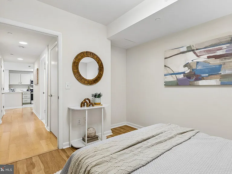 350 G St SW #N411 — Photo 16