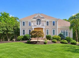 1 Bridle Path, Plainville, MA 02762