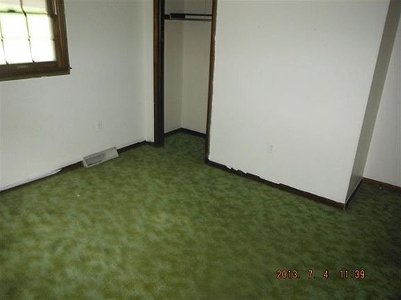 3rd image of 22165 Pinebrook Dr
