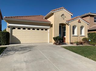 28335 Roman Ct, Saugus, CA 91350