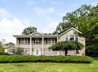 5 Ezra Pl, Landing, NJ 07850