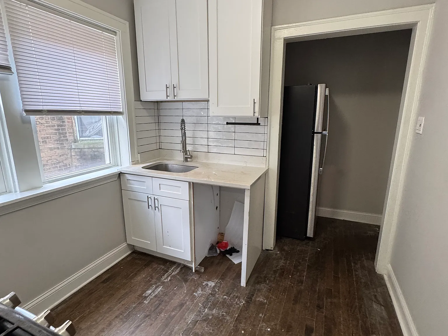 3 bed, 1200 sqft, $2,400 — Photo 3