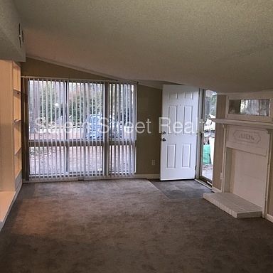 2nd image of 407 Quail Run Dr