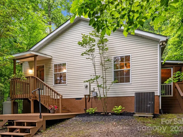 31 Molly Ln, Candler, NC 28715