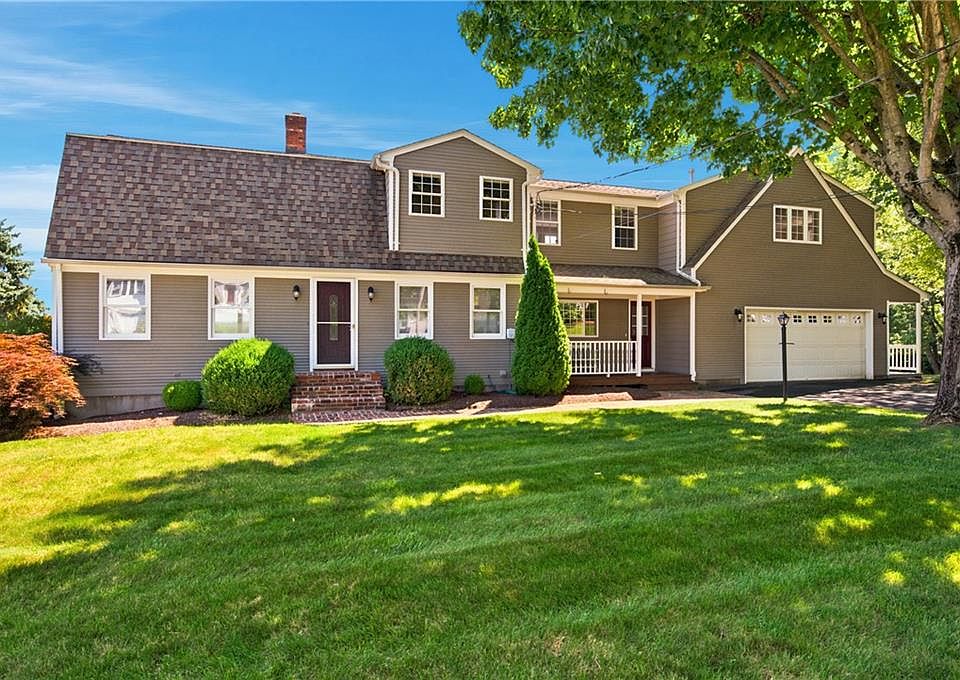 1st image of 11 Hayfield Ln