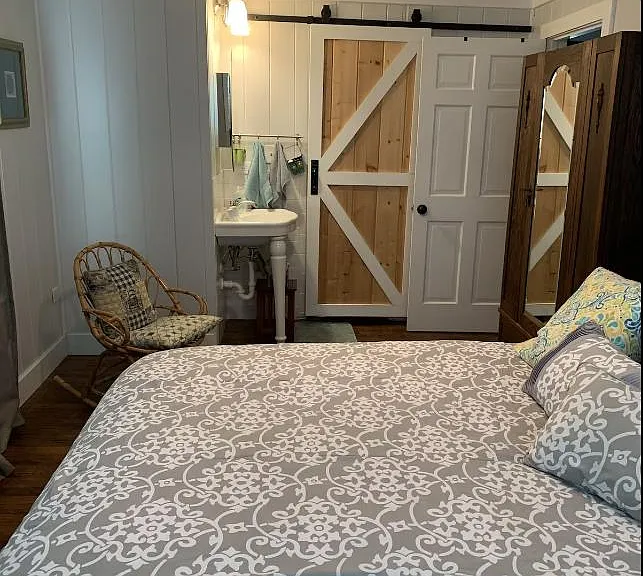 Bedroom 1 has private bathroom.