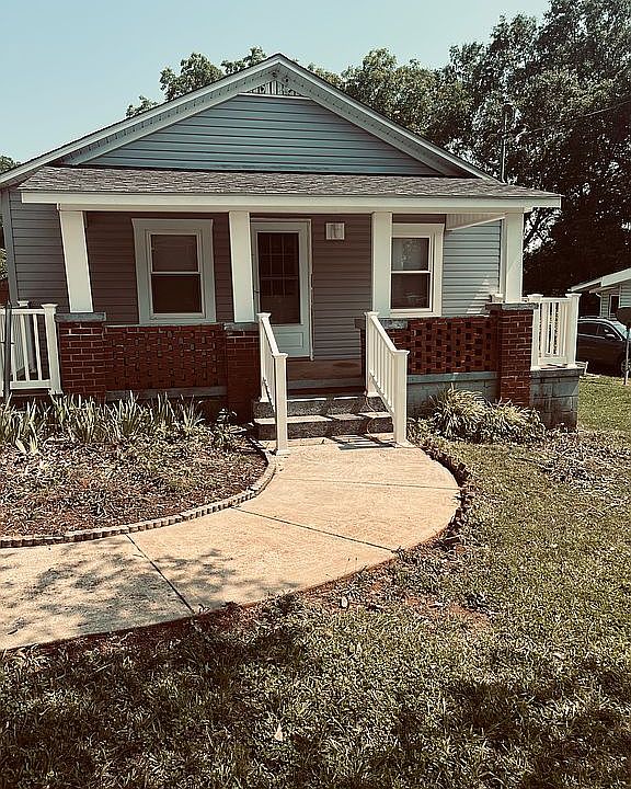 1st image of 301 Lee St