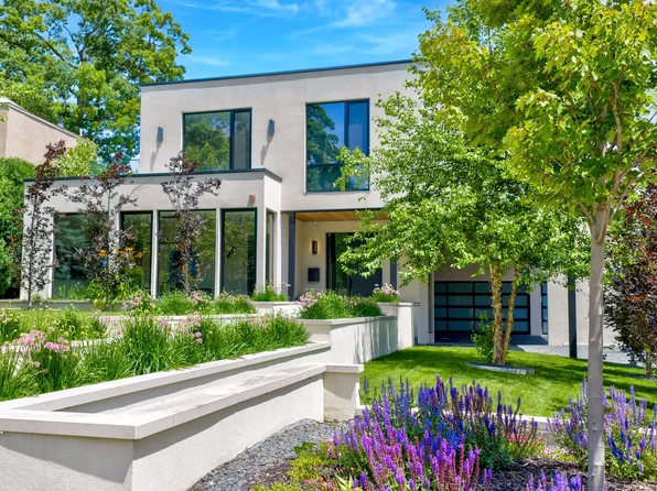 921 Sheridan Rd, Glencoe, IL 60022