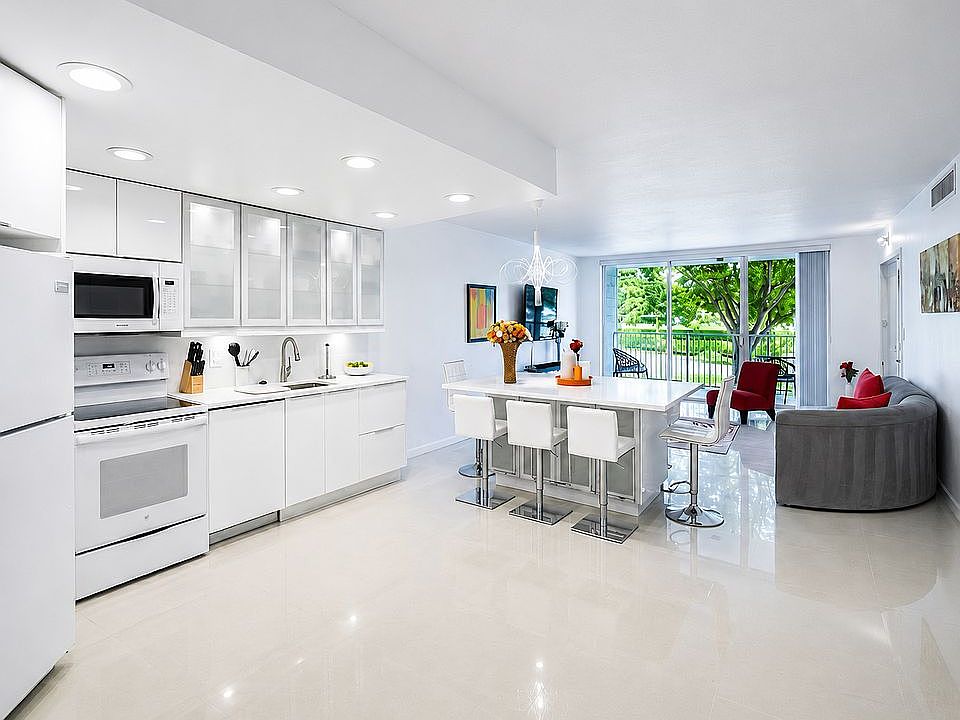 Designer Renovated - OPEN