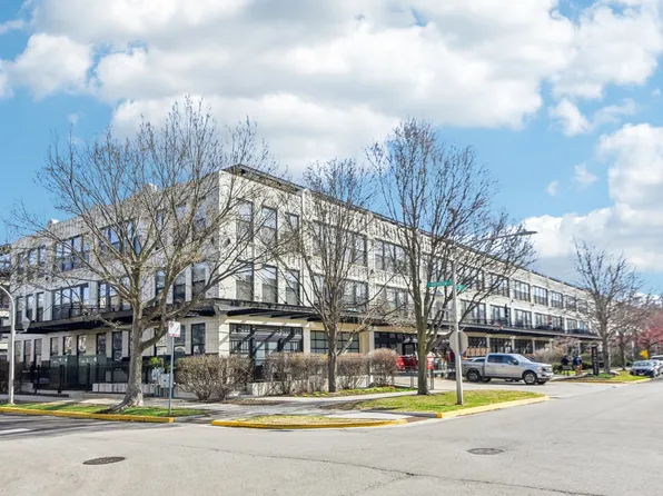 1070 W 15th St Unit 305, Chicago, IL 60608