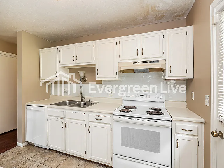 32 Valeside Dr — Photo 7