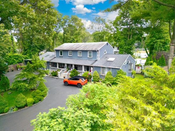 338 Cold Spring Rd, Syosset, NY 11791