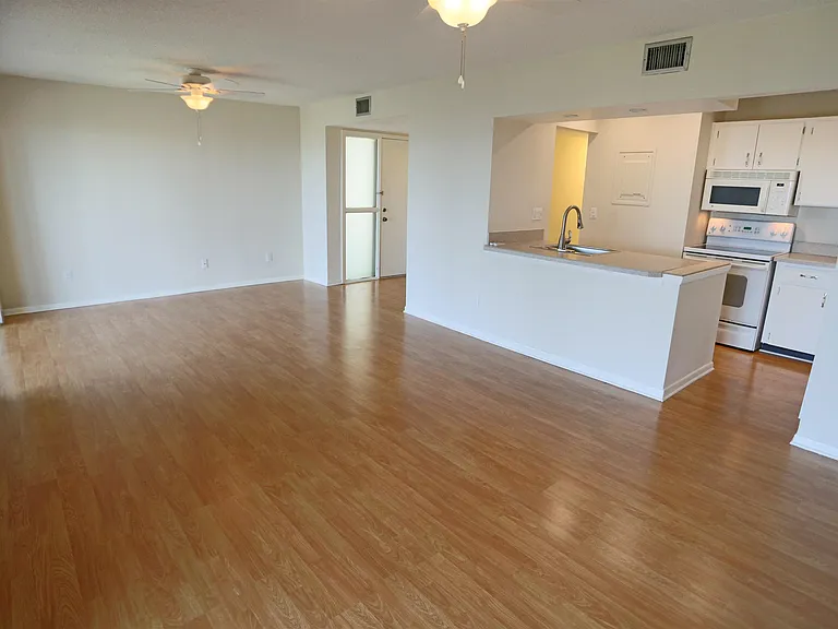 40 Andalusia Ct #40 — Photo 9