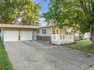 2008 2nd Ave SW, Minot, ND 58701