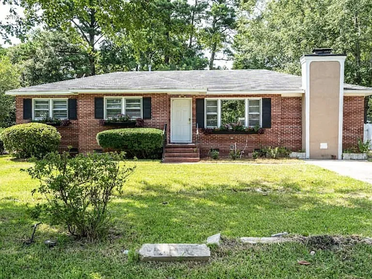 7049 Midland Dr — Photo 25