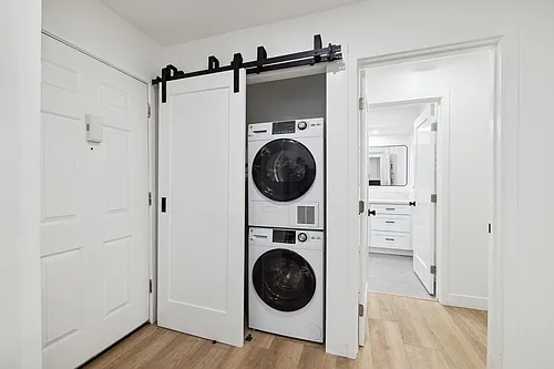 Floor plan 1 Bedroom Units with Black Backsplash