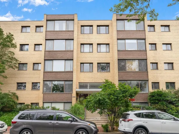 305 C St NE APT 210, Washington, DC 20002