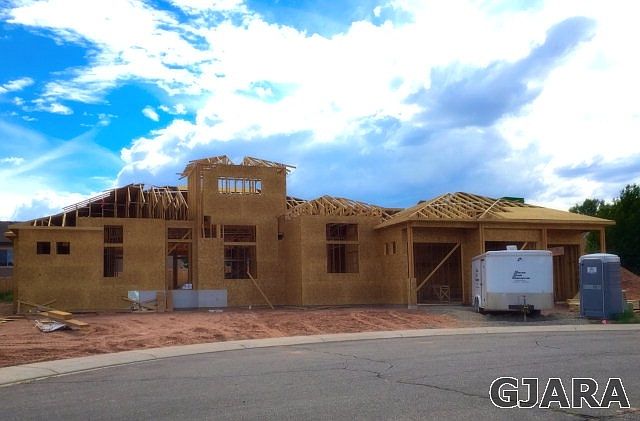2nd image of 695 Poplar Ct