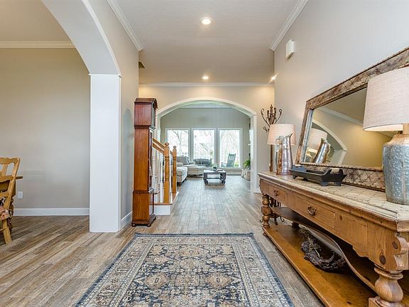 4th image of 2419 La Salle Ln