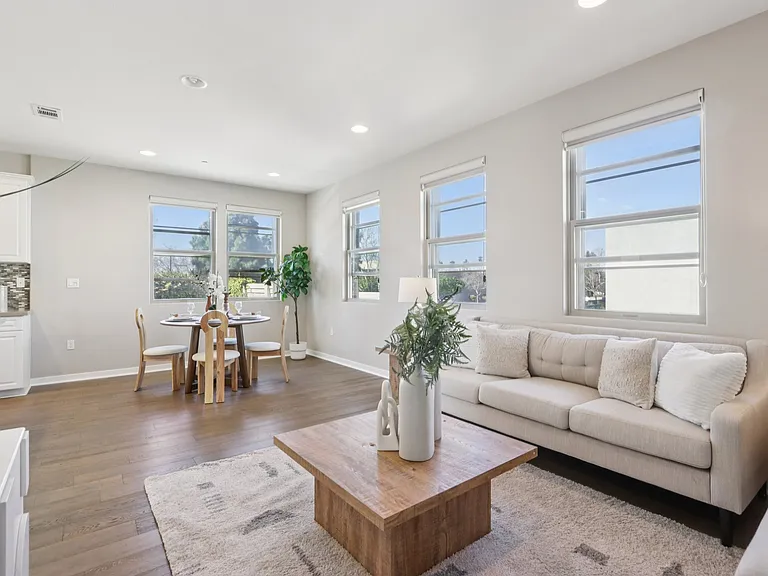 951 Arrowleaf Pl — Photo 5