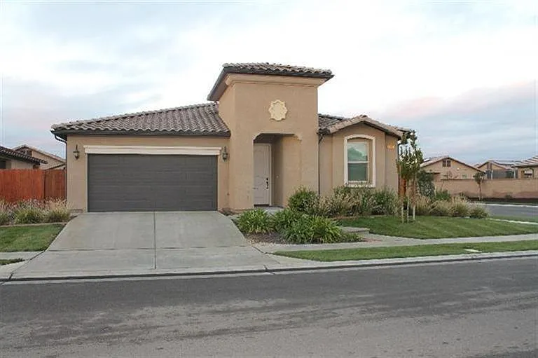 5861 E Laurite Ave photo 1