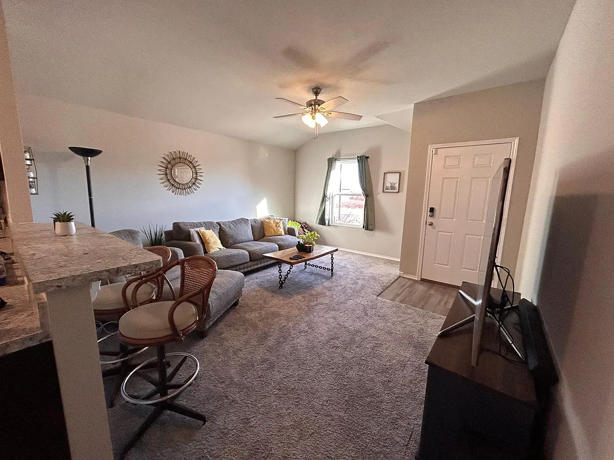 Living Room - 635 Jentry Dr