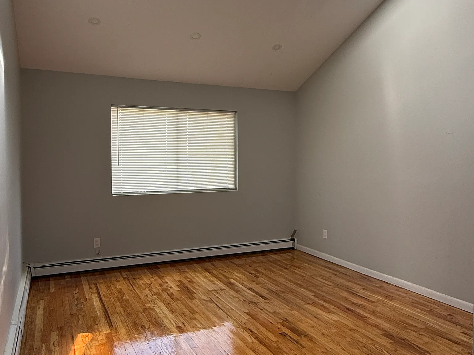3 bed, 2.5 bath, 1700 sqft, $3,500 — Photo 4