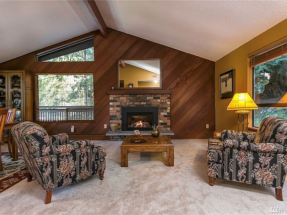 Upstairs livingroom