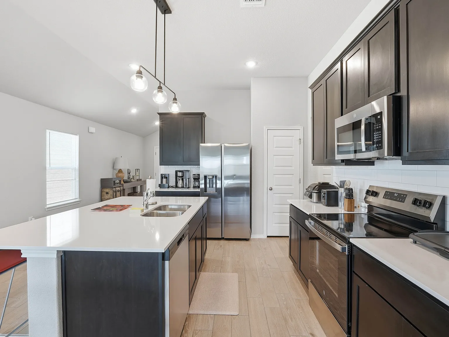 3 bed, 1491 sqft, $1,900 — Photo 4