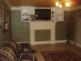 2nd image of 1413 Whitehall Dr
