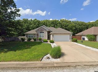 2110 Timber Crest Dr, Neosho, MO 64850