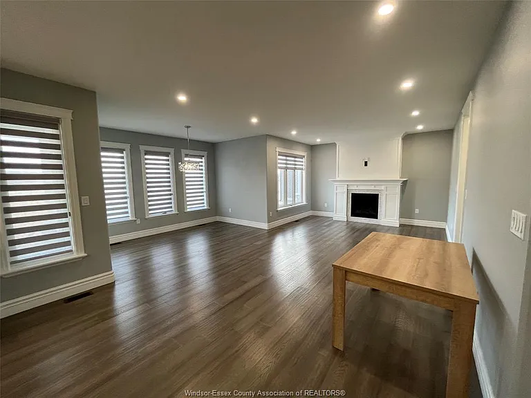 365 Christine Ave — Photo 10