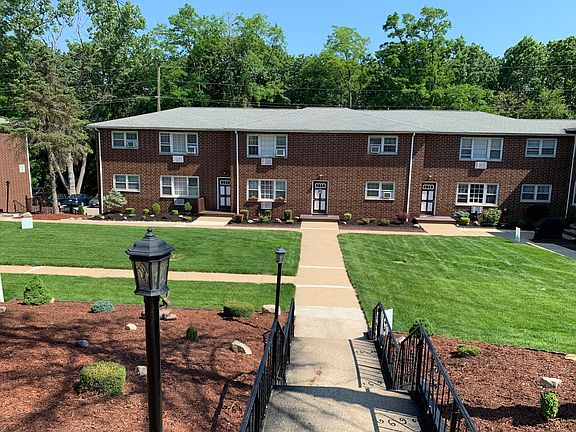 5th image of 320 E Main St #12B