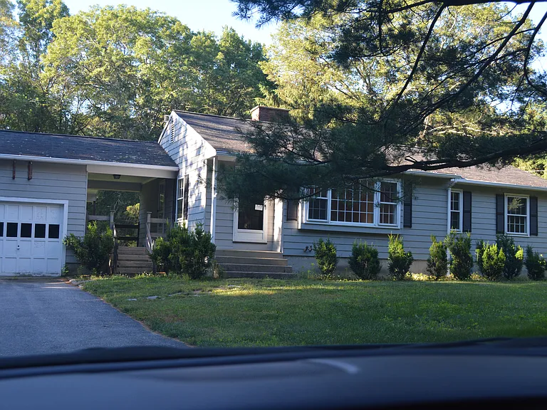 2578 Division Rd — Photo 2