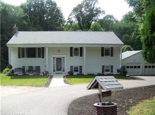618 Old Colchester Rd, Uncasville, CT 06382