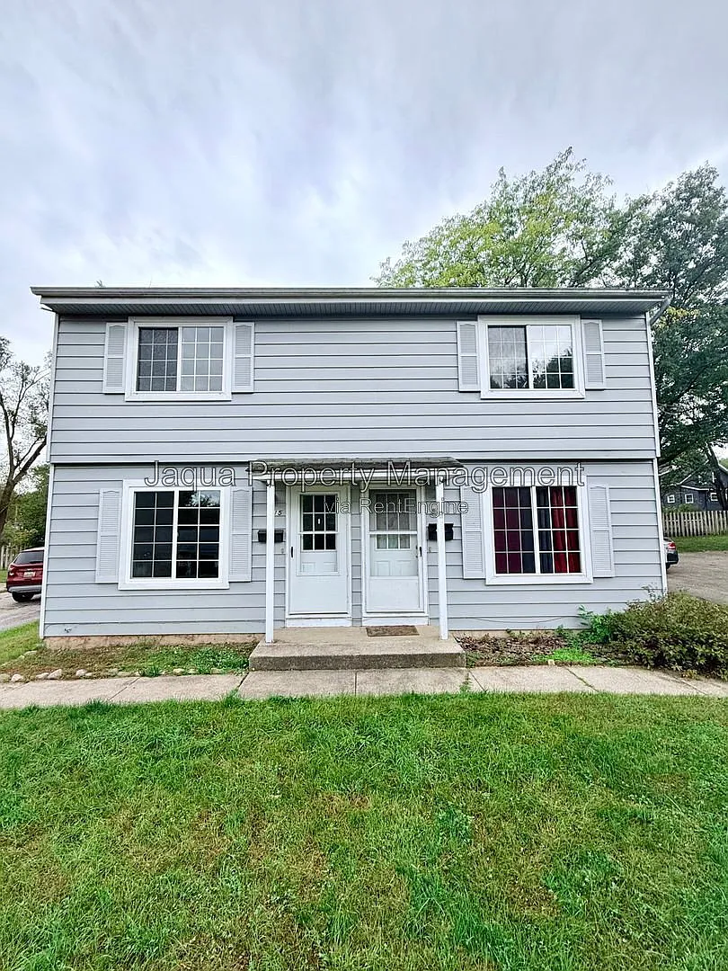 2 bed, 1.0 bath, 896 sqft, $1,250 — Photo 1