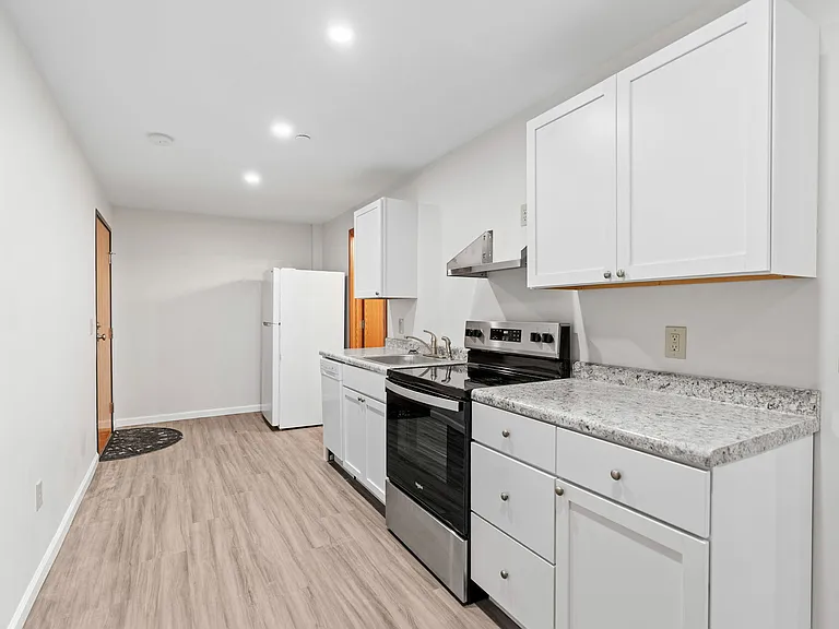 3514 Grand Ave S #201 — Photo 3