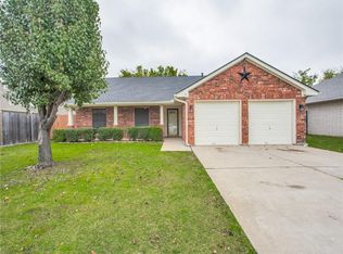 109 Roberts Dr, Saginaw, TX 76179