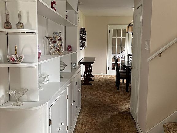 3rd image of 3241 Parkwood Ln
