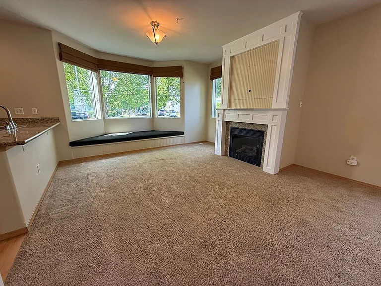 2050A Garry Oaks Ave — Photo 7