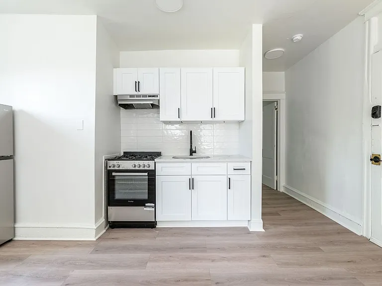 Belmont Place — Photo 93