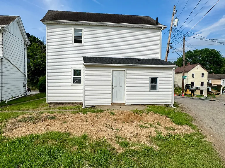 140 Grove Ave — Photo 28