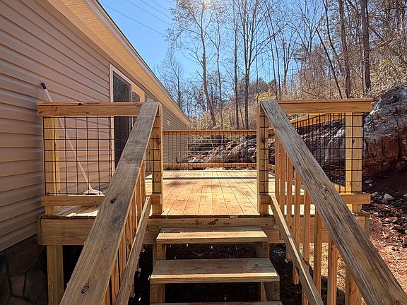 3rd image of 1985 Old Liberty Hill Rd