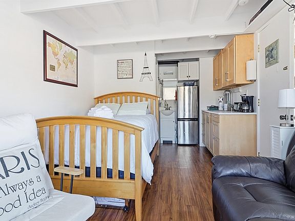 5th image of 169 Shore Rd #15